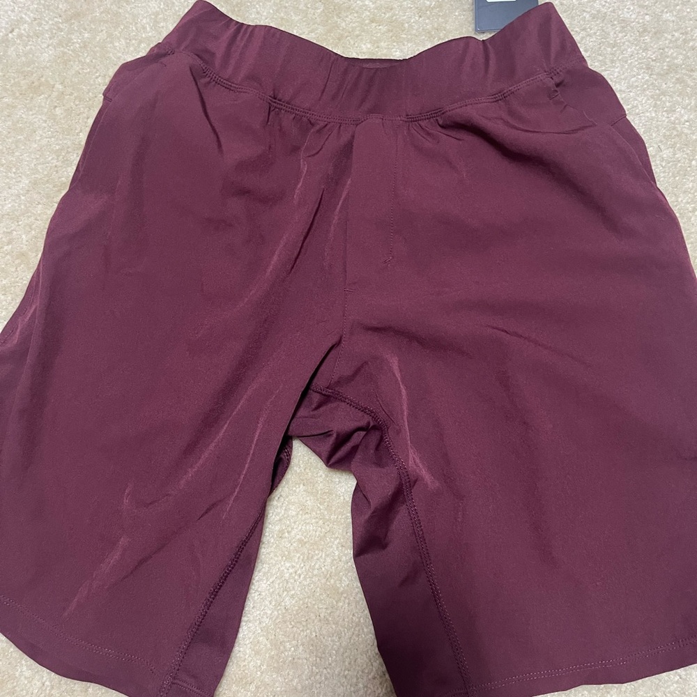 Men’s brand new Treign arena shorts.